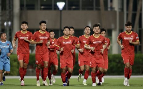 Buổi tập đầu tiên của Đội tuyển Việt nam tại UAE