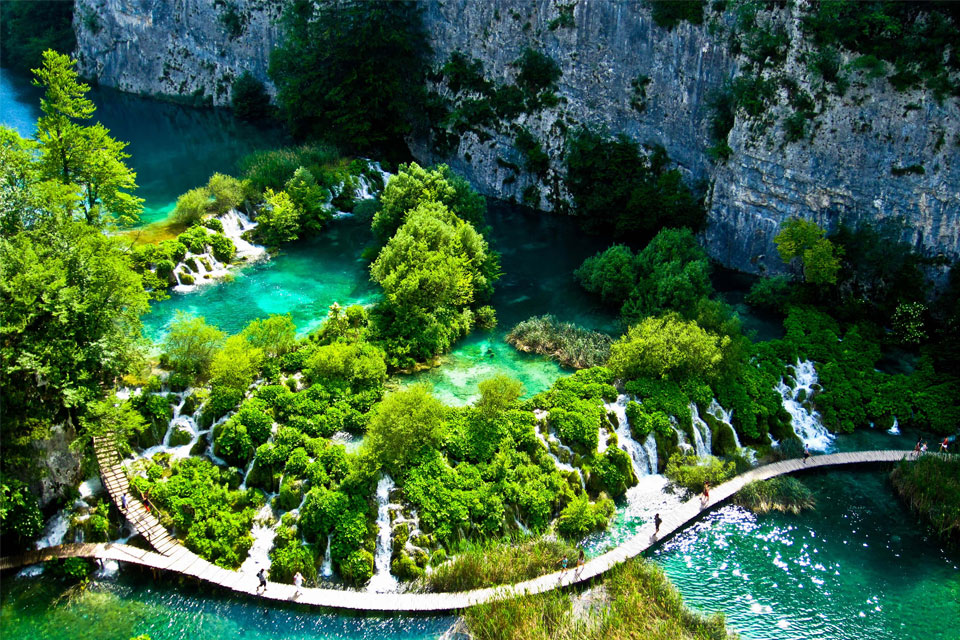 Ảnh 1: Hồ Plitvice - Vườn địa đàng của trần gian