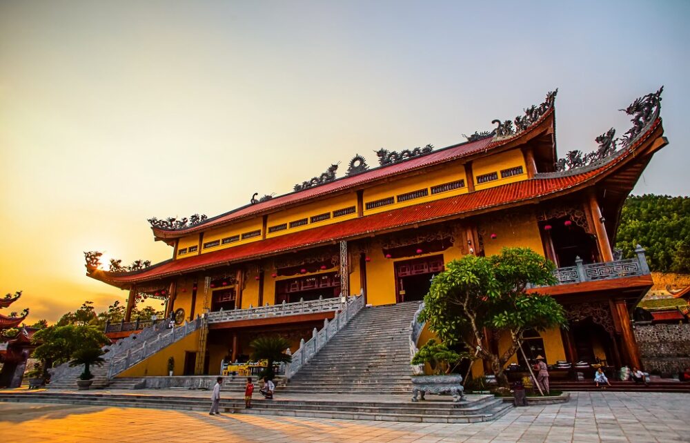 Du lịch Quảng Ninh với những đền chùa nổi tiếng