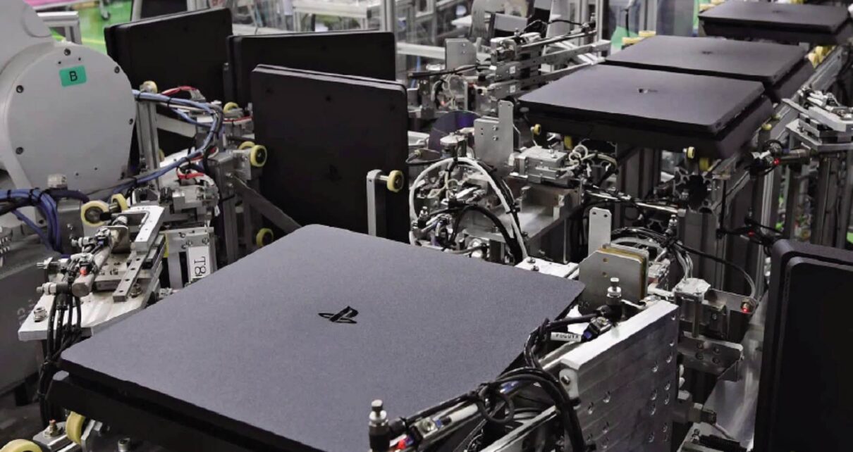 Robot sản xuất TV được Sony đang triển khai sử dụng